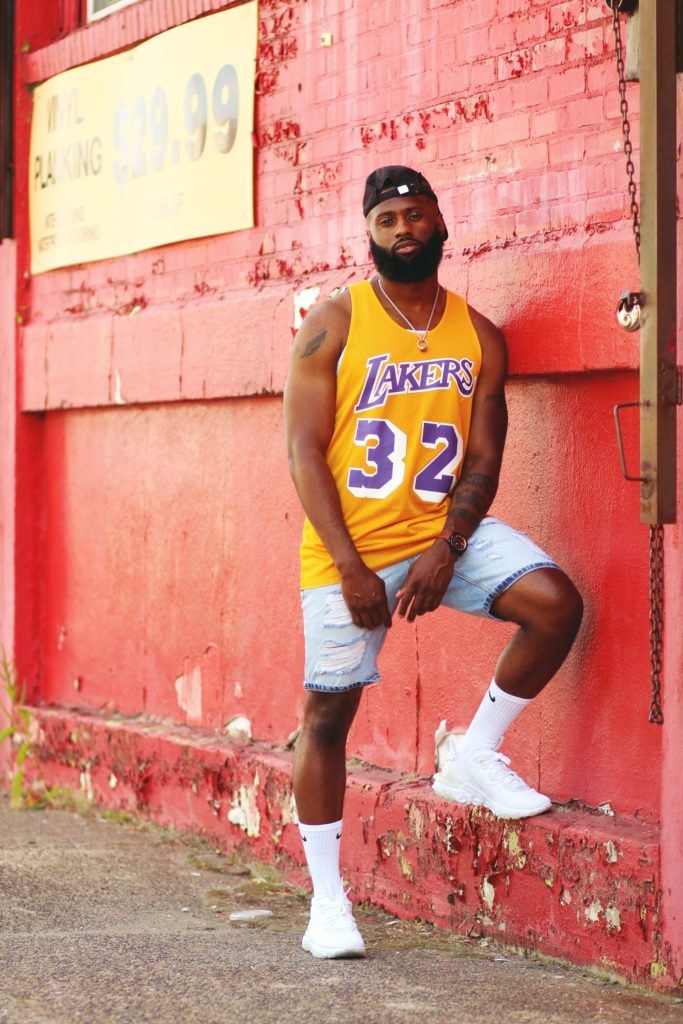 how to style a lakers jersey